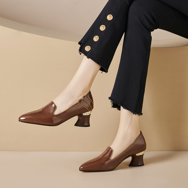 Deep Mouth Flat Shoes - Style m.html
