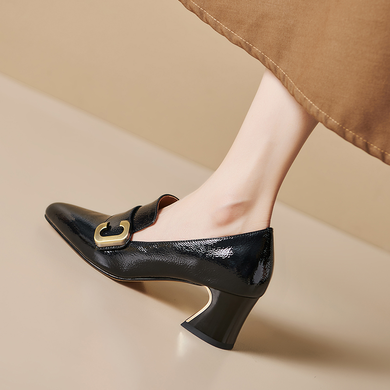Deep Mouth Flat Shoes with Patent Leather and Chunky Mid Heel - Image 3
