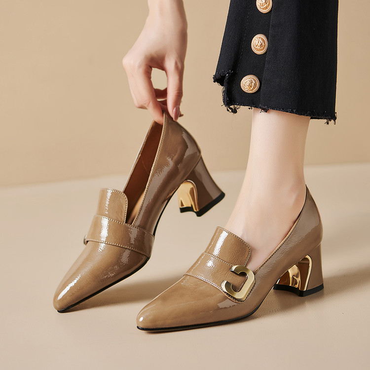 Deep Mouth Flat Shoes with Patent Leather and Chunky Mid Heel - Image 4