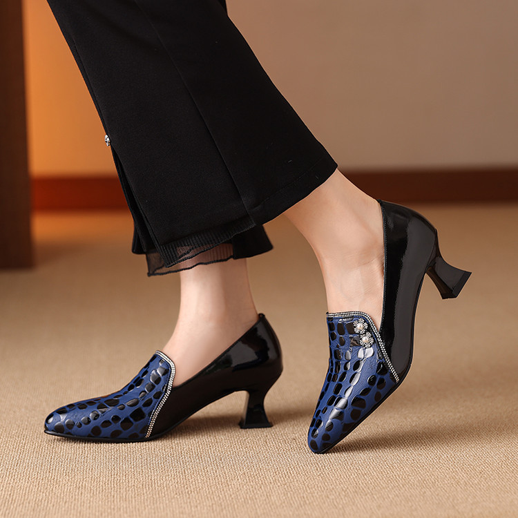 Deep Mouth Flat Shoes with Pointed Toe and Chunky Mid Heel