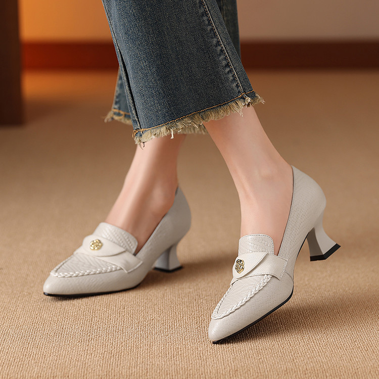 Deep Mouth Flat Shoes - Women's Pointed Toe Slip-On Pumps