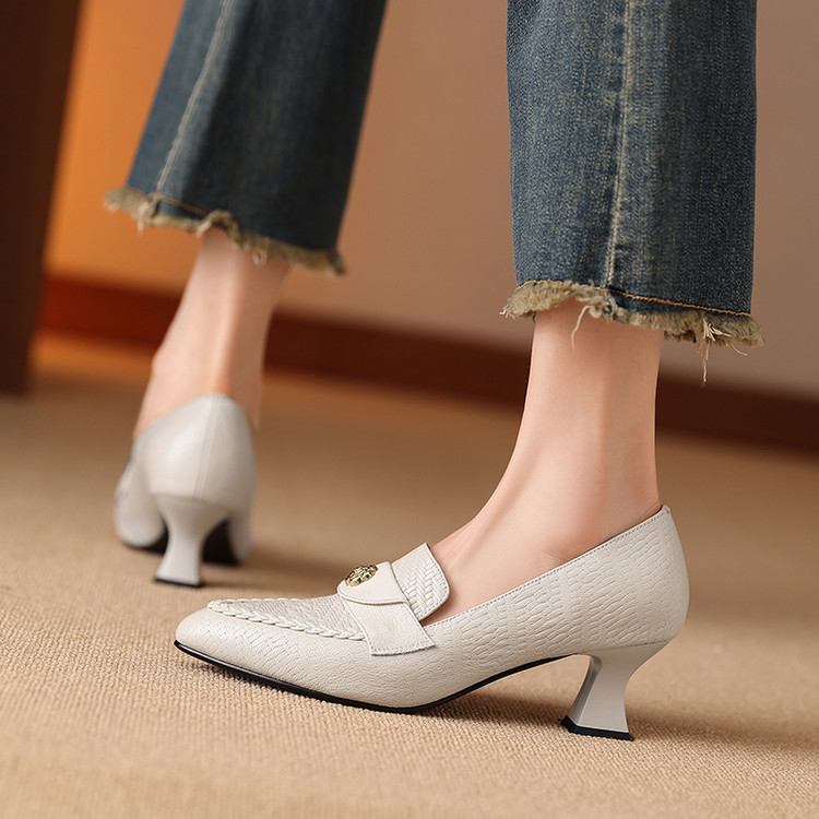 Deep Mouth Flat Shoes - Women's Pointed Toe Slip-On Pumps - Image 2