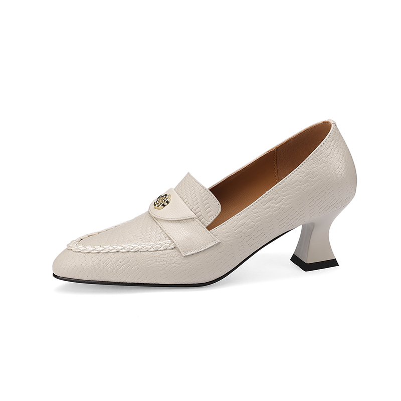 Deep Mouth Flat Shoes - Women's Pointed Toe Slip-On Pumps - Image 5